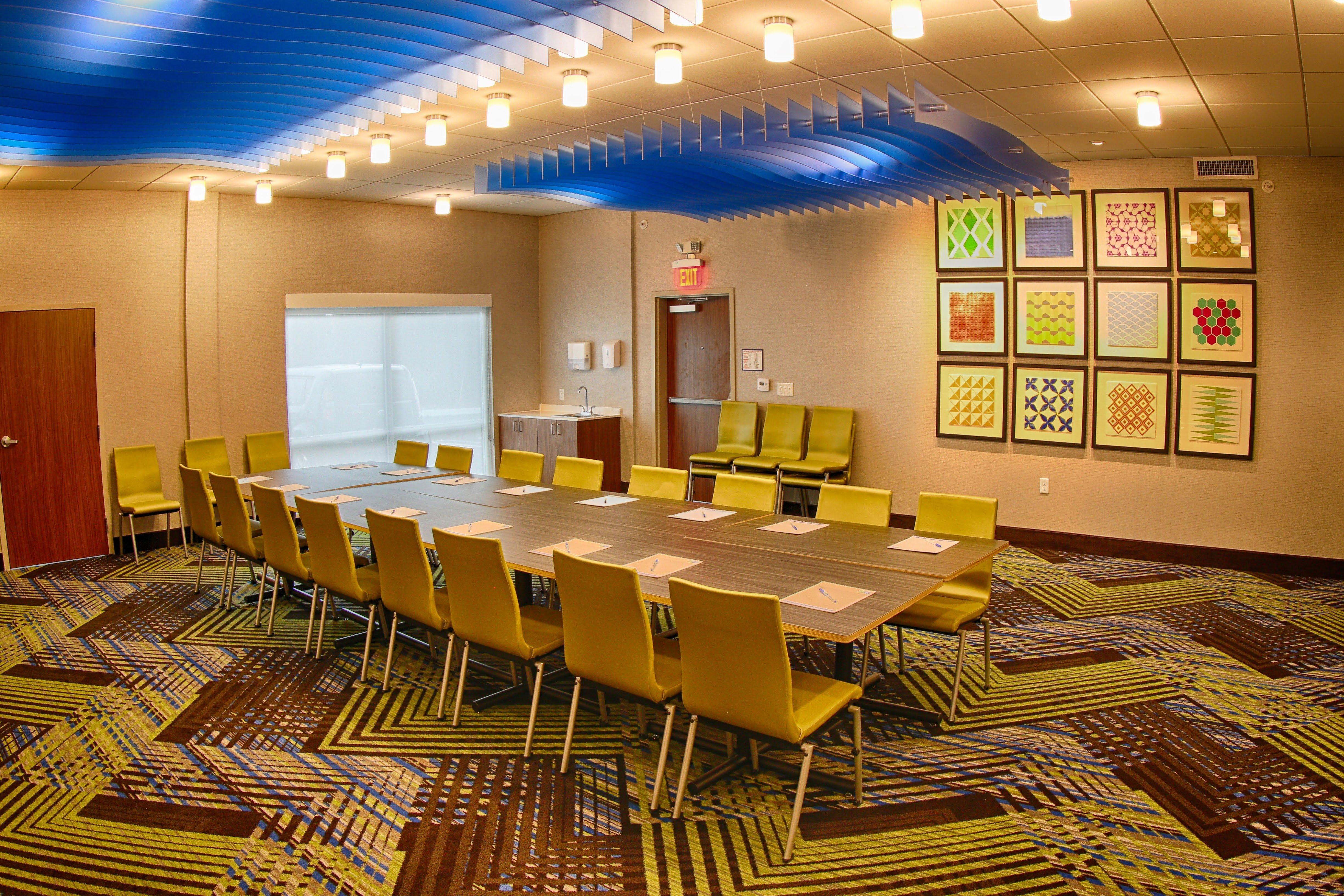 Holiday Inn Express & Suites - Detroit Northwest - Livonia By Ihg מראה חיצוני תמונה