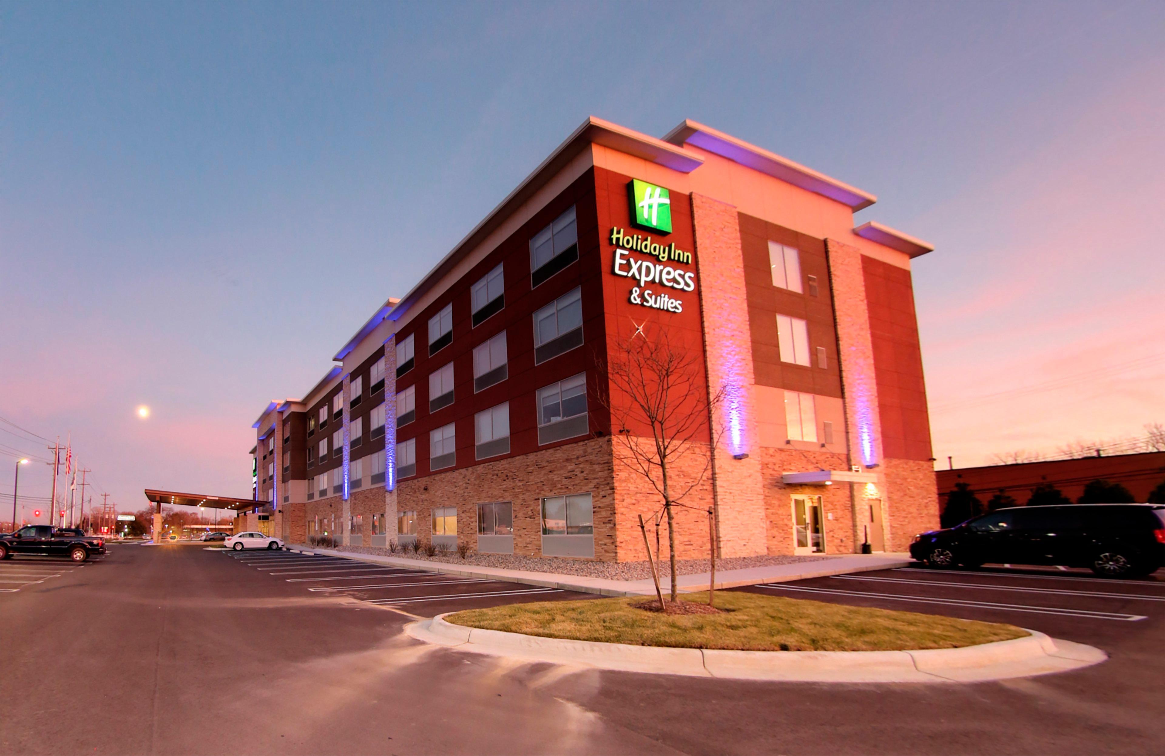 Holiday Inn Express & Suites - Detroit Northwest - Livonia By Ihg מראה חיצוני תמונה