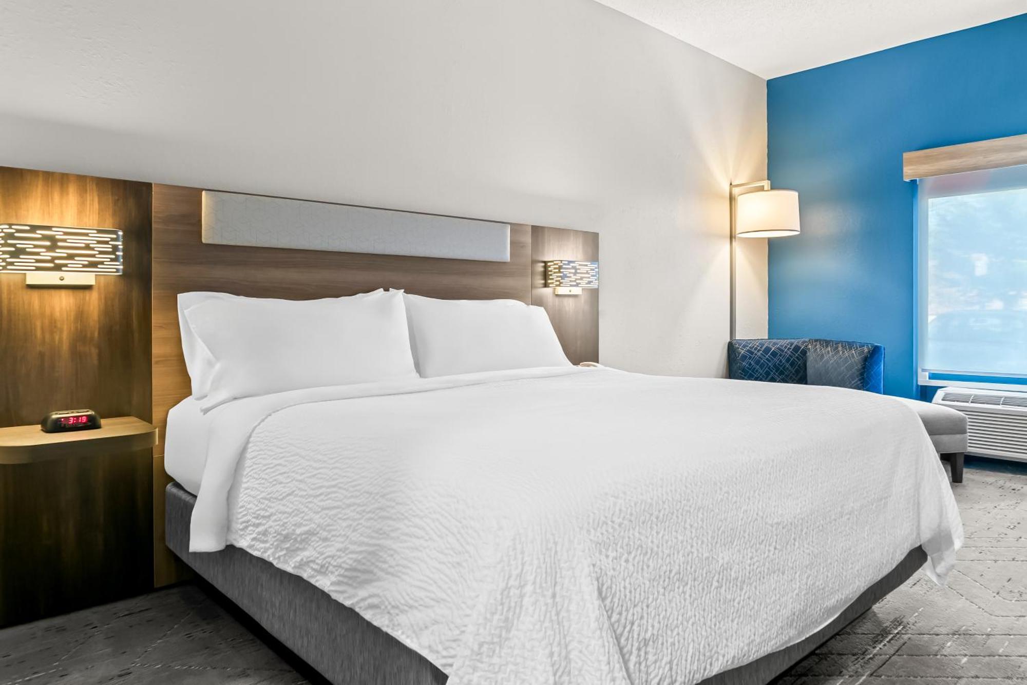 Holiday Inn Express & Suites - Detroit Northwest - Livonia By Ihg מראה חיצוני תמונה