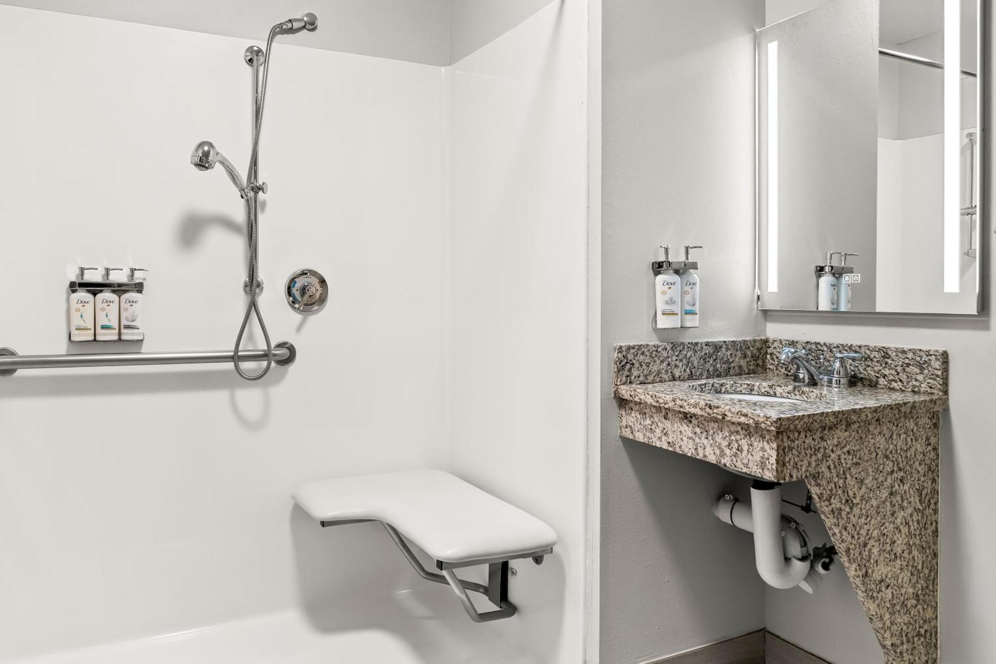 Holiday Inn Express & Suites - Detroit Northwest - Livonia By Ihg מראה חיצוני תמונה