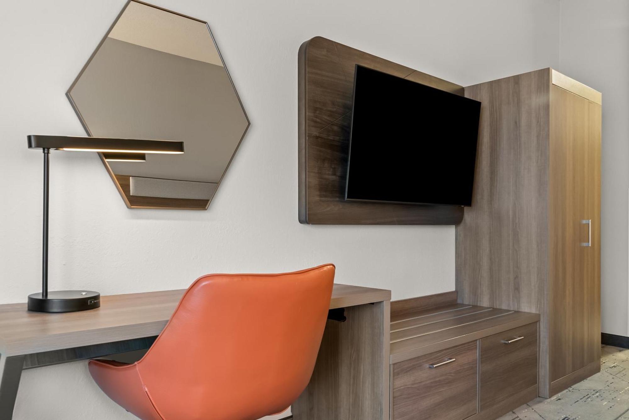 Holiday Inn Express & Suites - Detroit Northwest - Livonia By Ihg מראה חיצוני תמונה