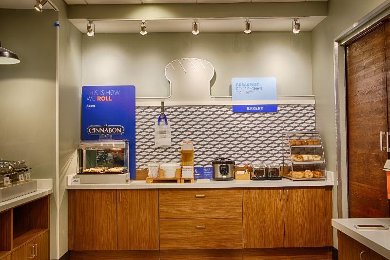 Holiday Inn Express & Suites - Detroit Northwest - Livonia By Ihg מראה חיצוני תמונה